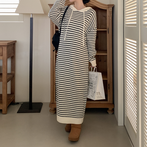 Maternity * Cute hooded knit maternity dress