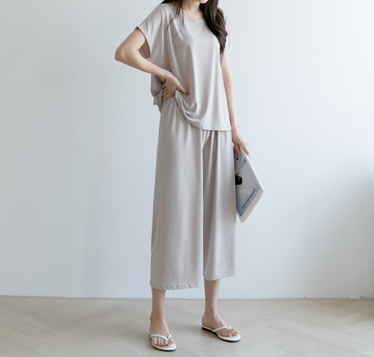 Women's clothing*Wrinkle-free 7-boot slit set (T-shirt+Pants)