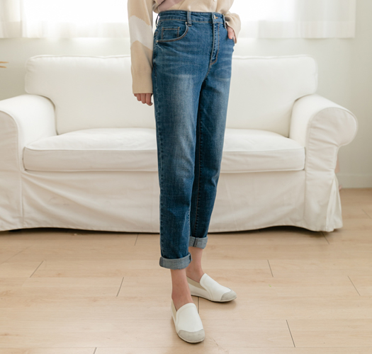 Women's Clothing*Baggy denim pants that are comfortable today