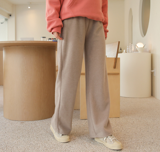 Maternity*Maternity pants even in the middle of winter