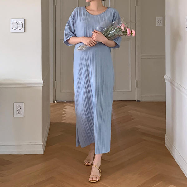 Maternity*Small wrinkles long maternity dress