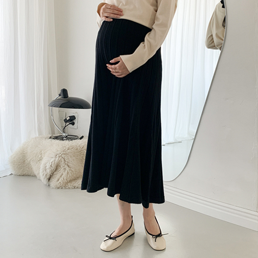 Elementary and mid-career mom*Lily cozy pleated knit skirt
