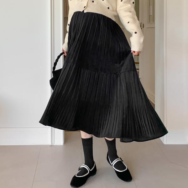 Early to mid-career mom*velvet pleated banding skirt