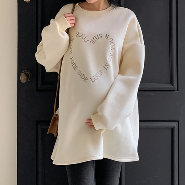 Maternity*Heart embroidery loose fit pregnant woman sweatshirt (ver.napping)