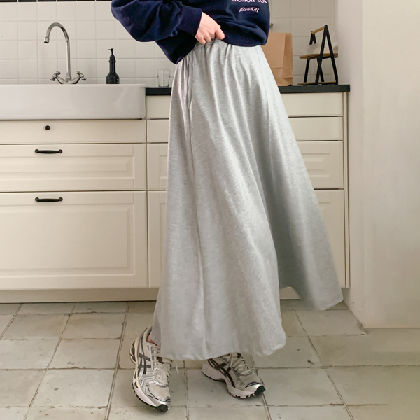 Early to mid-career mom*single flare banding skirt