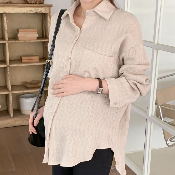 Maternity* Wrinkle-free pleated shirt