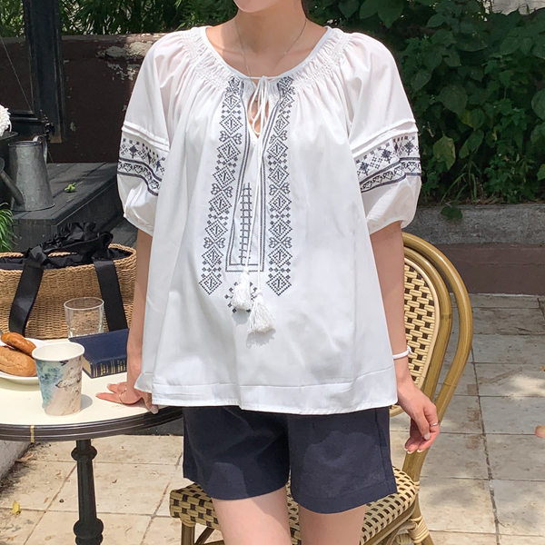 Maternity*ethnic puff blouse