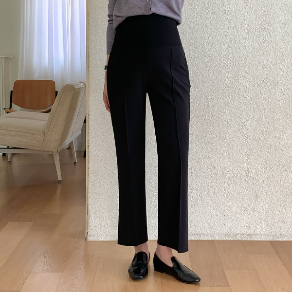 Maternity*Slim fit pin tuck slacks maternity pants