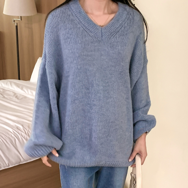 Maternity*Alpaca loose fit V-neck knit