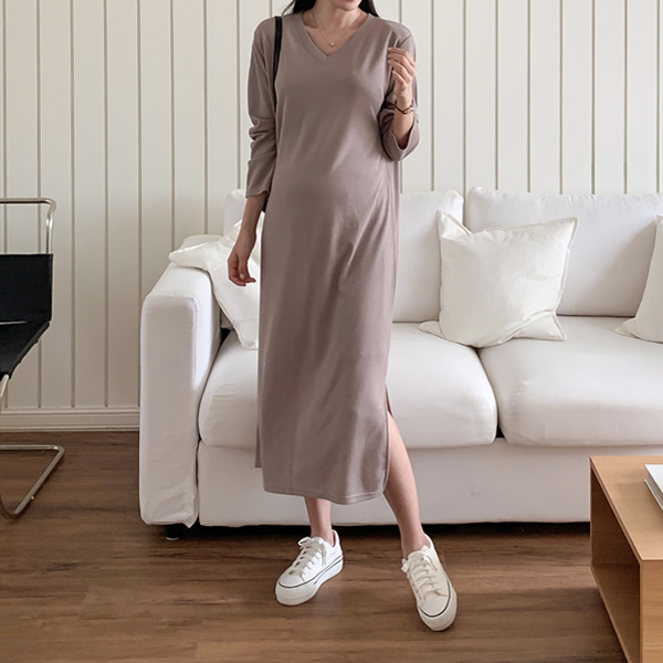 Maternity*Basic V-neck Maternity Dress