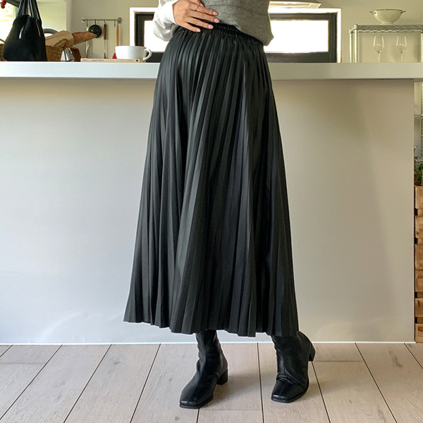 Early-mid mom*leather pleated banding skirt