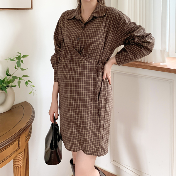 Maternity*Wood check wrap maternity dress