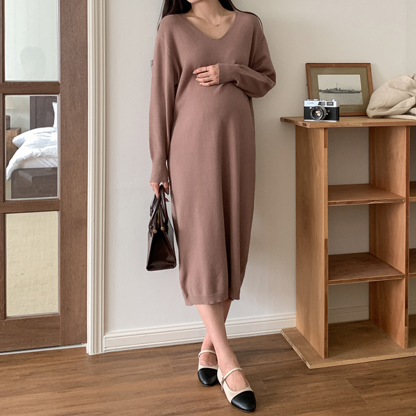 <b>[Limited-time discount]</b> Maternity*Maybe V-neck knit maternity dress