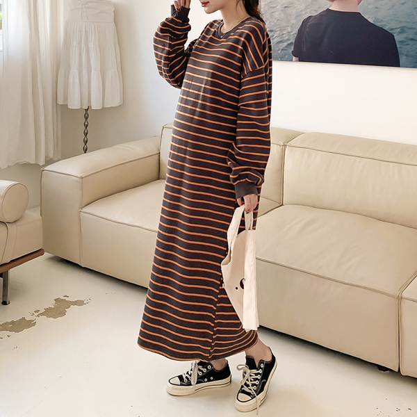 Maternity*Multi-unit maternity dress