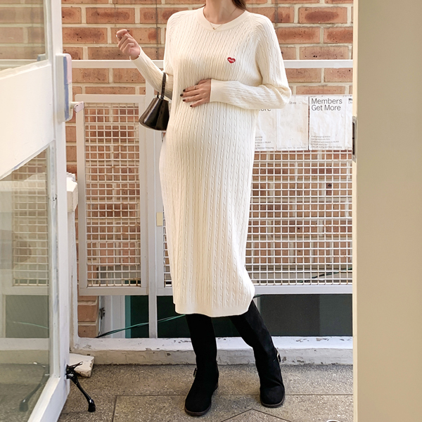 Maternity*Cable Heart Maternity Dress