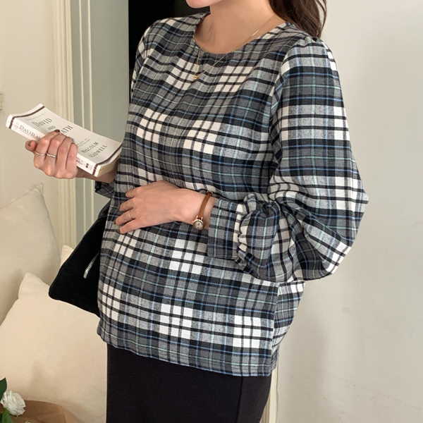 Maternity*Wool back button check blouse