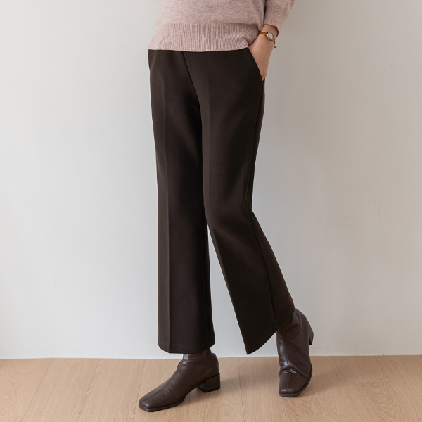 Maternity*Spandex-filled maternity slacks