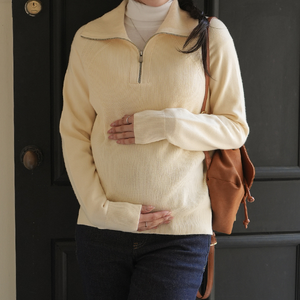 Maternity*Strawberry Zip-up Knit turtleneck