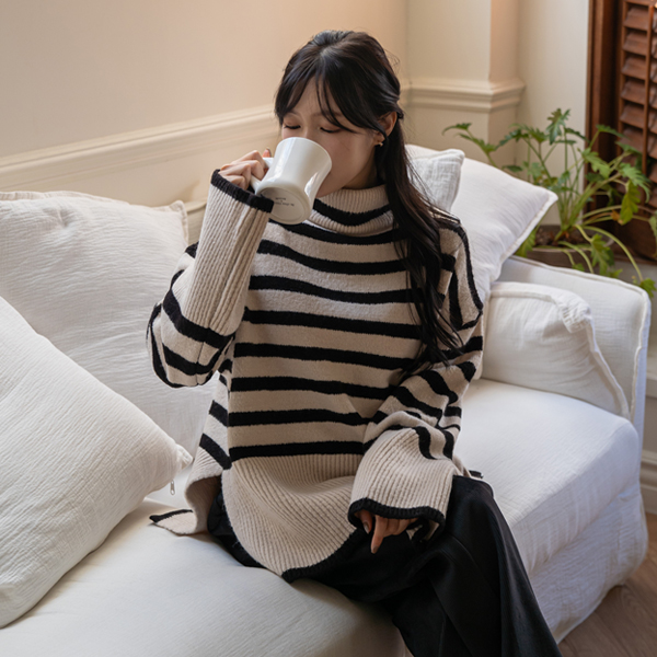 Maternity*Turtleneck Knit