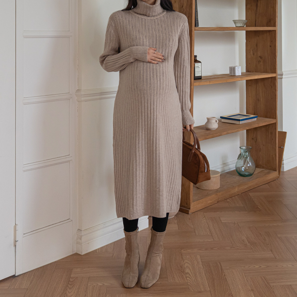 Maternity*Budulgolji turtleneck maternity dress