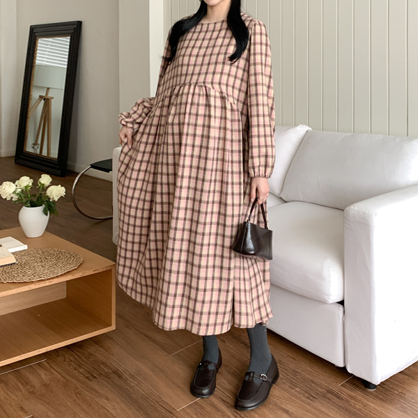 Maternity*Chocolate check fleece maternity dress