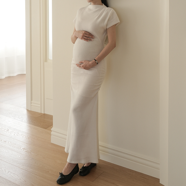 Maternity*Slim shirring mermaid maternity dress