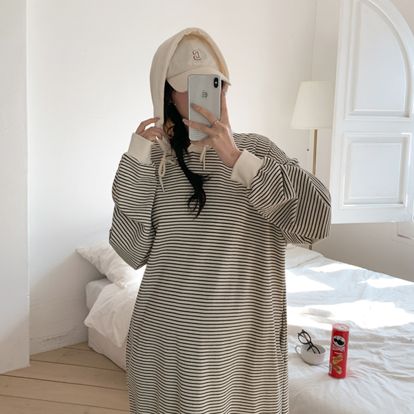 Maternity*Hooded Maternity Dress