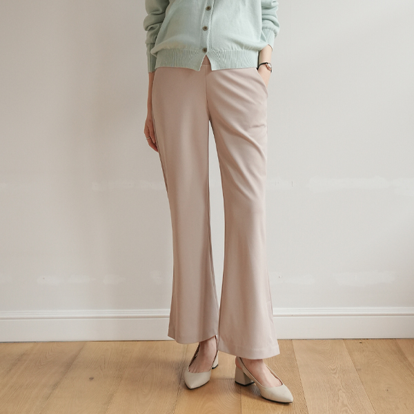 Maternity*Mood body shape complementing maternity pants