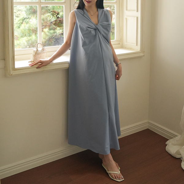 Maternity*Wind Twisted Maternity Dress
