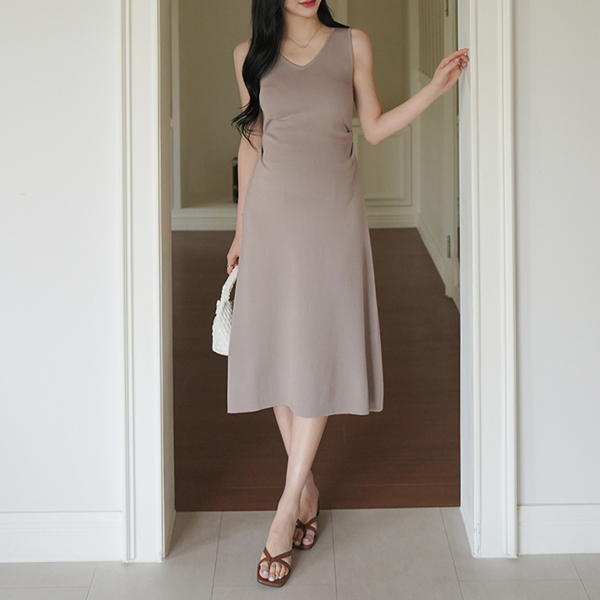 Maternity*Side shirring V maternity dress