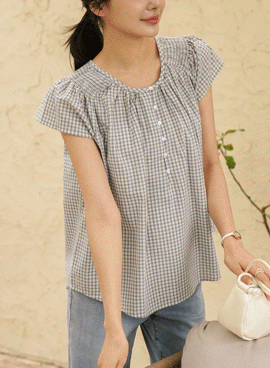 Maternity*High-necked half-open cap sleeve blouse