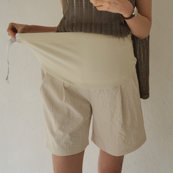 Maternity*Cool Dry Pin Tuck Maternity Shorts
