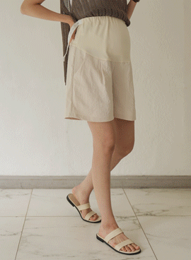 Maternity*Cool Dry Pin Tuck Maternity Shorts