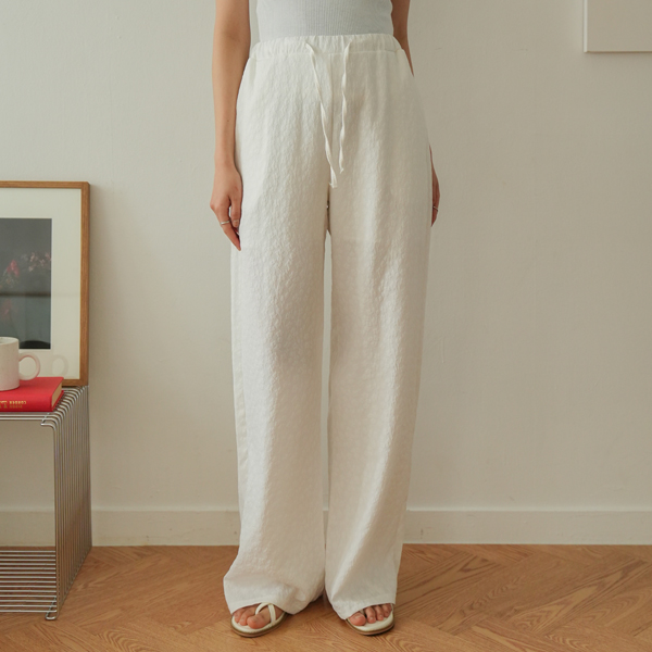 <b>[Limited-time discount]</b> Maternity* Self-guard embossed maternity pants