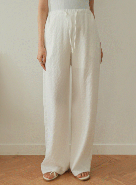<b>[Limited-time discount]</b> Maternity* Self-guard embossed maternity pants