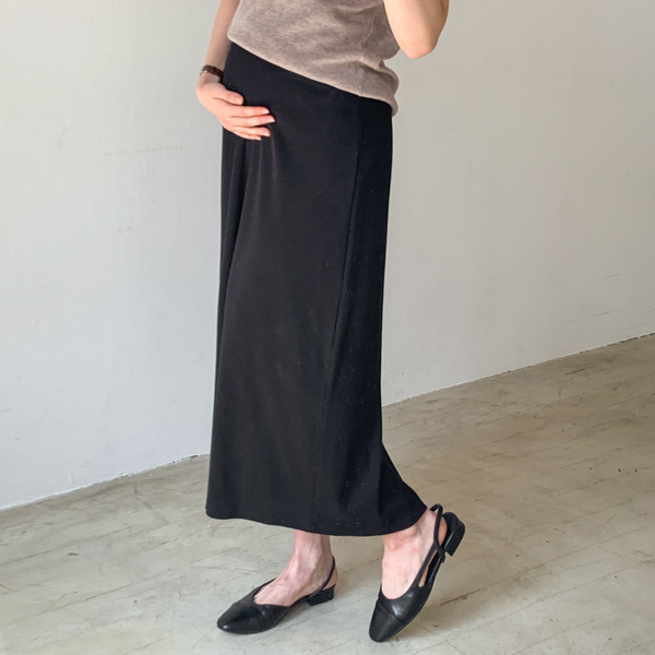 Maternity*Strap-adjustable skirt with fine ribs