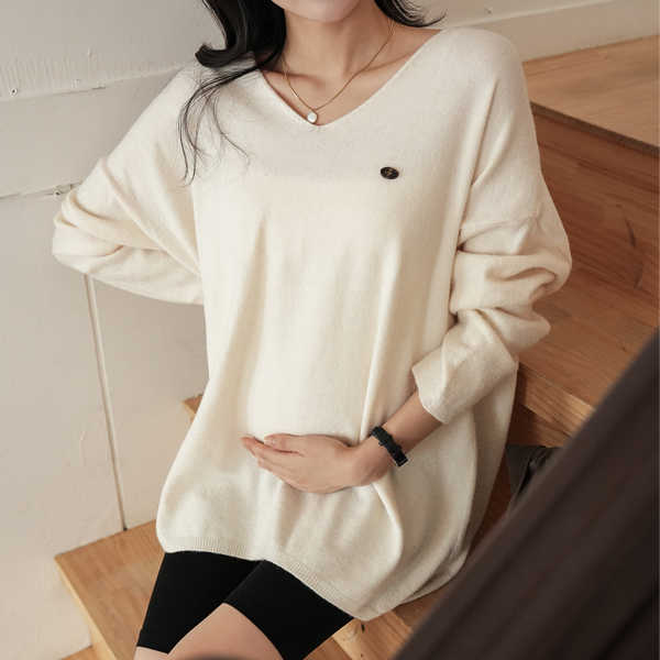 Maternity*Wood Pendant Loose Fit V-Neck Wool Knit