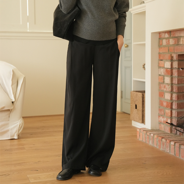 <b>[Limited-time discount]</b> Maternity* pleated semi-wide slacks