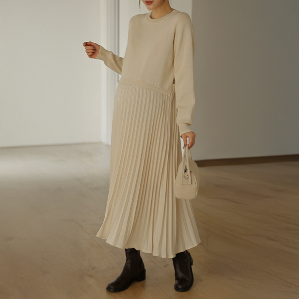 Maternity*Shine pleated knit maternity dress