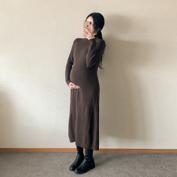 Maternity*Long-sleeved, half-neck, flared long maternity dress
