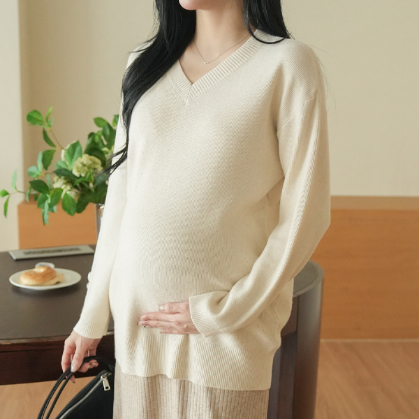 Maternity*Cozy loose fit V-neck knit