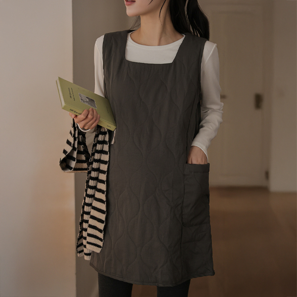 Maternity*Square quilted maternity dress