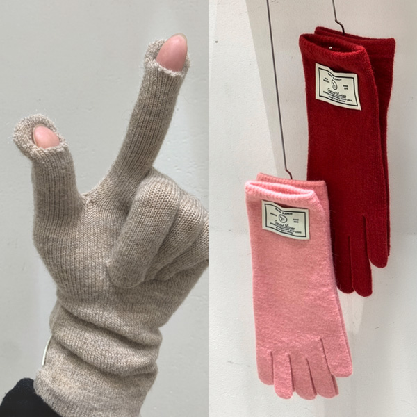 Label Touch Hole Gloves 