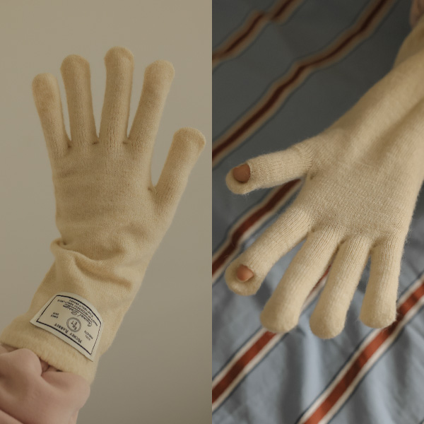 Label Touch Hole Gloves 