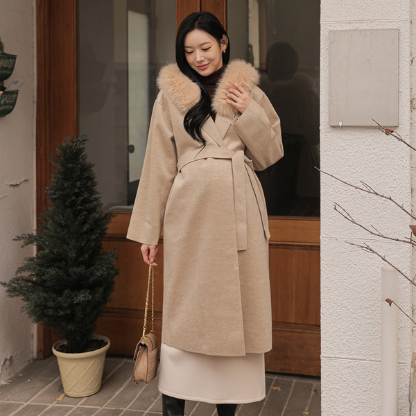 Maternity*Trimming Hooded Long Coat (Fur Detachable)