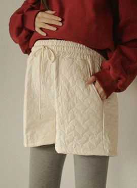 Maternity*Heart Quilted 3/4 Shorts (Early to Middle Childhood/Newborn Moms)