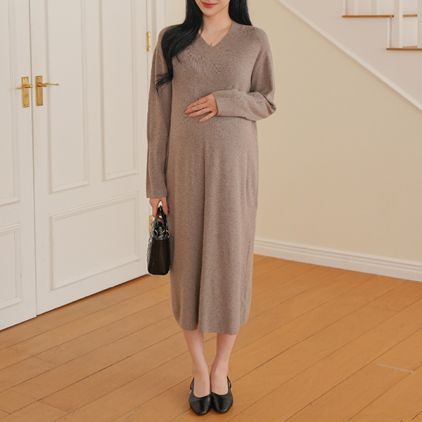 Maternity*Cami Basic V-Neck Maternity Dress