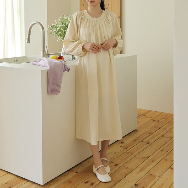 Maternity*Semi-open, grand pin-tuck maternity dress