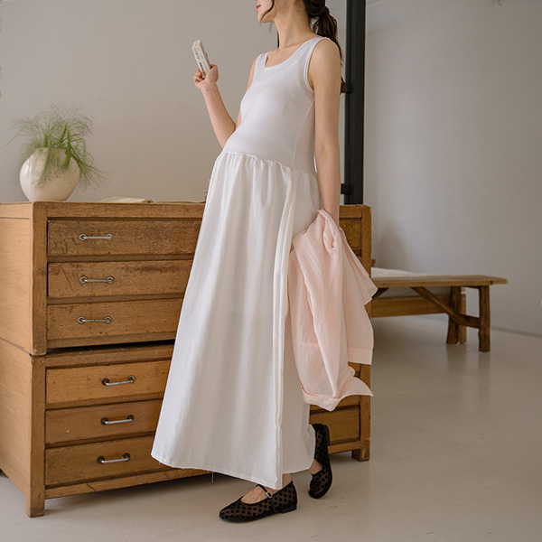 Maternity* Rustling Layered Pocket Sleeveless Maternity Dress