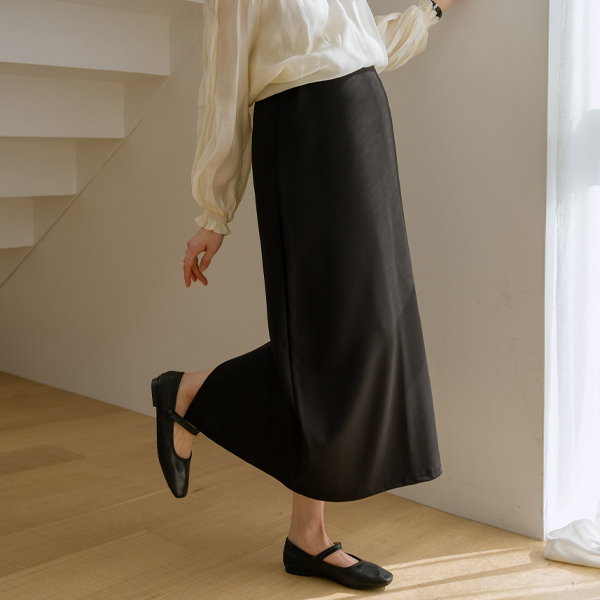 Maternity* Firm, stretchy high maternity skirt